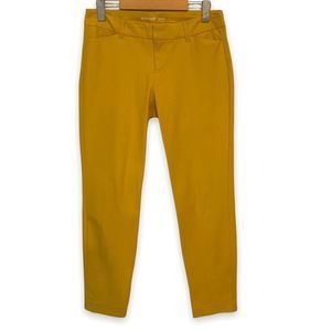 Old Navy pixie mid-rise yellow pants size 6 Regular